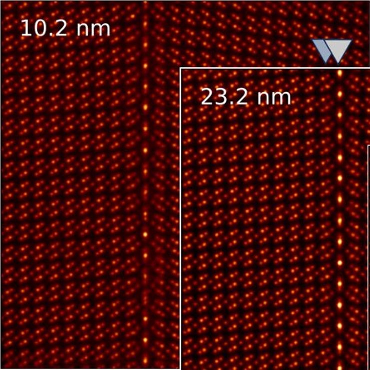 Depth-sectioned MEP reconstruction of Al2O3 grain boundary